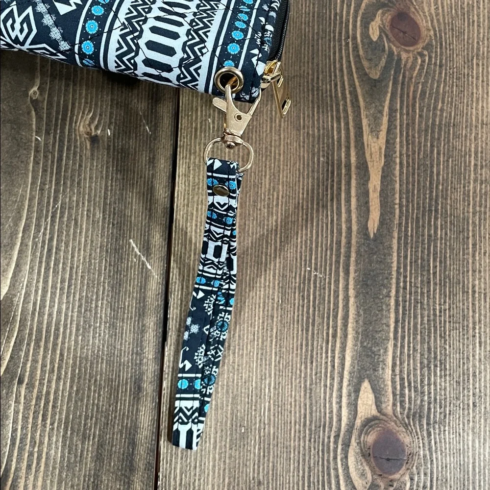 Women’s Tribal Wristlet Wallet